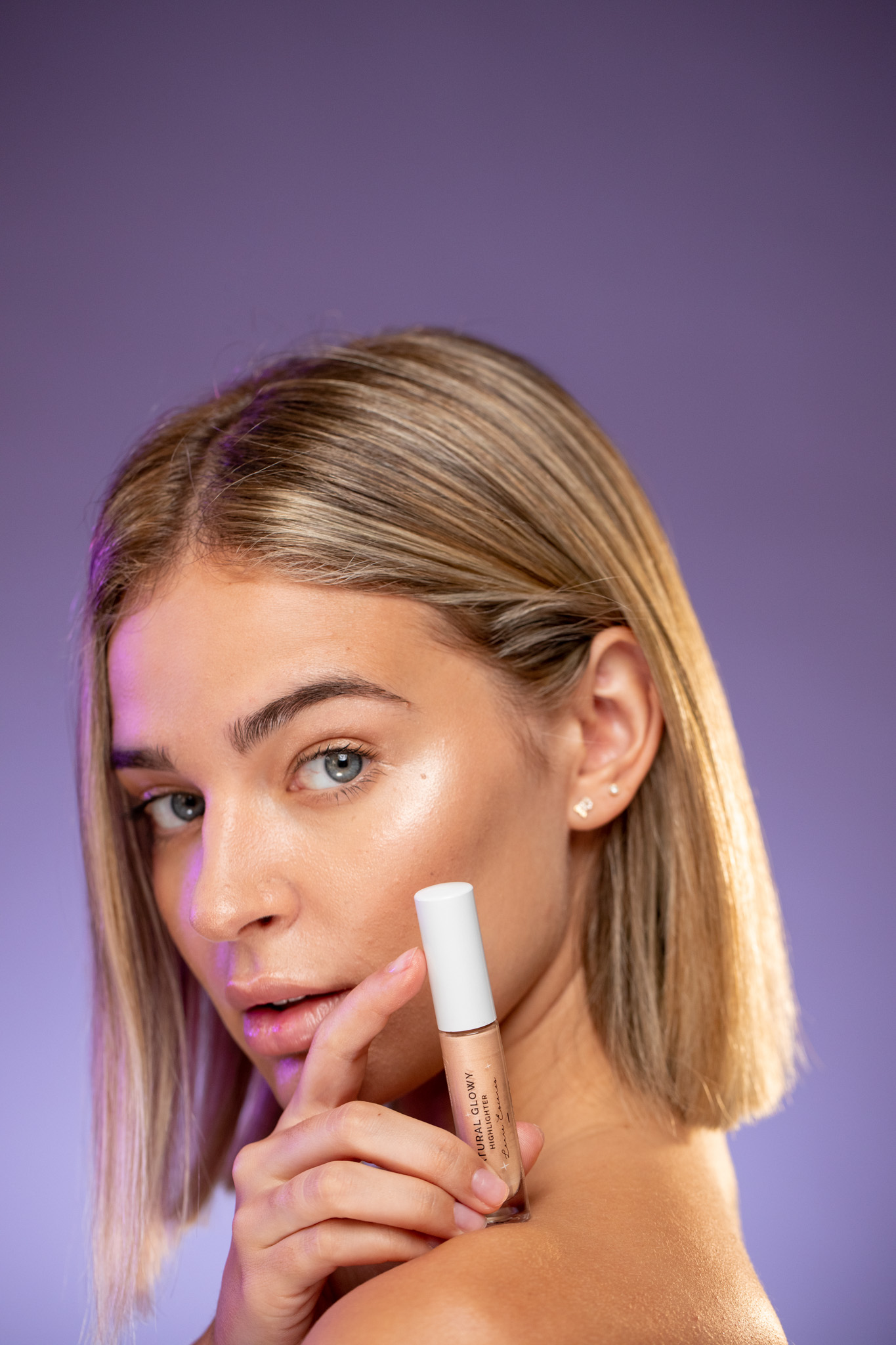 Campaña fotográfica Iluminador Beauty por Polarizador Estudio, detalle 7