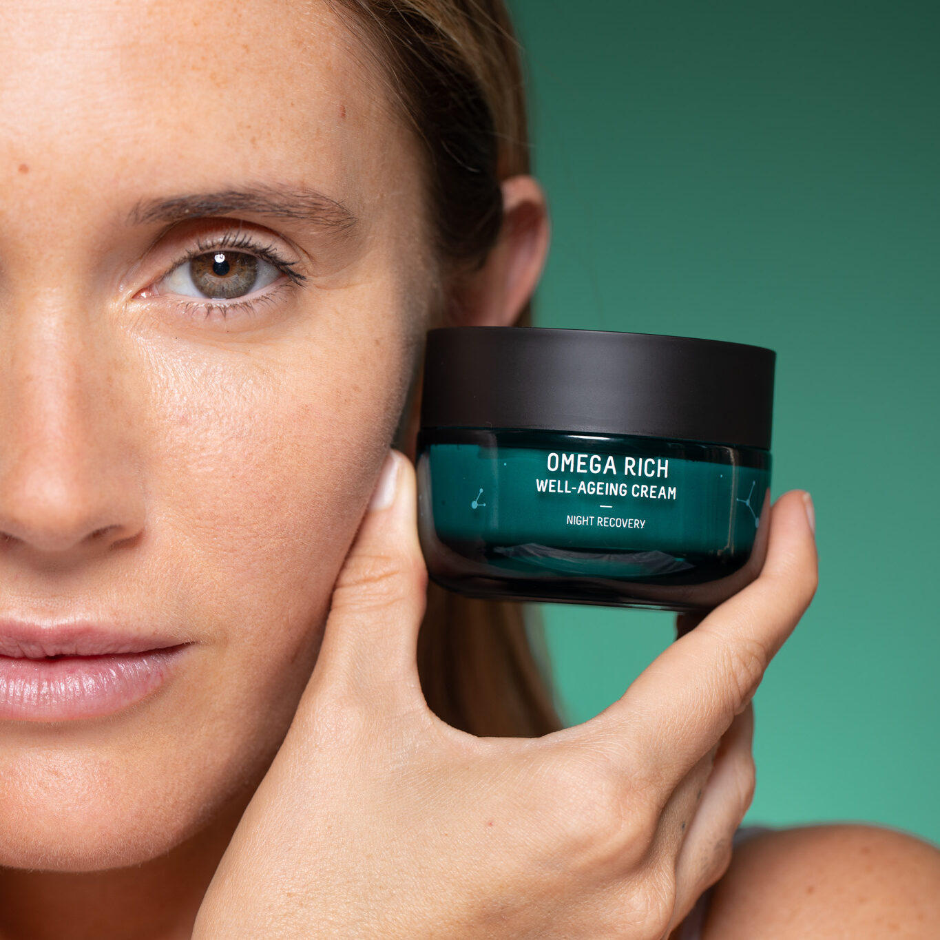 Campaña fotográfica Omega por Polarizador Estudio, detalle 5