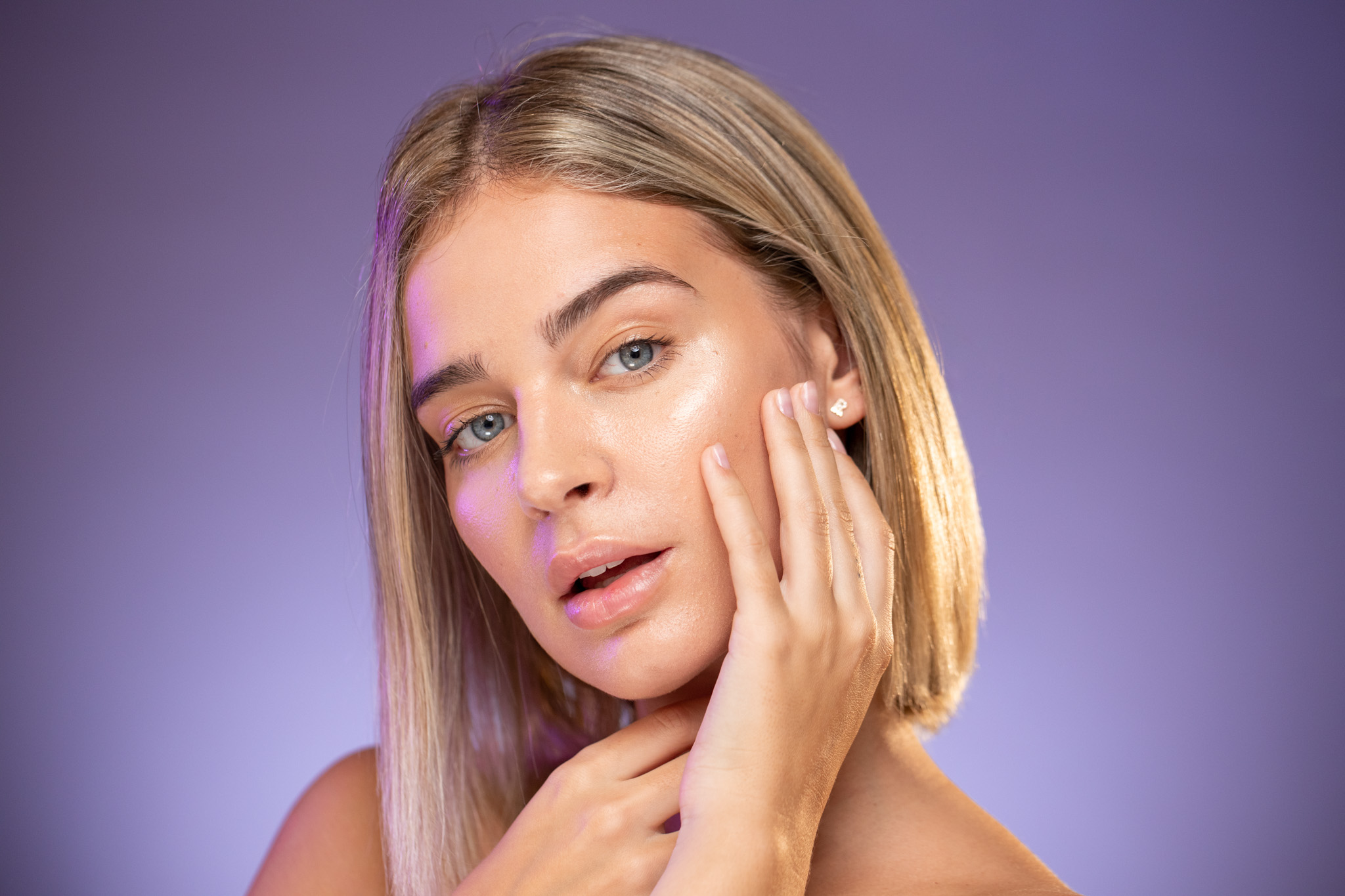 Campaña fotográfica Iluminador Beauty por Polarizador Estudio, detalle 6