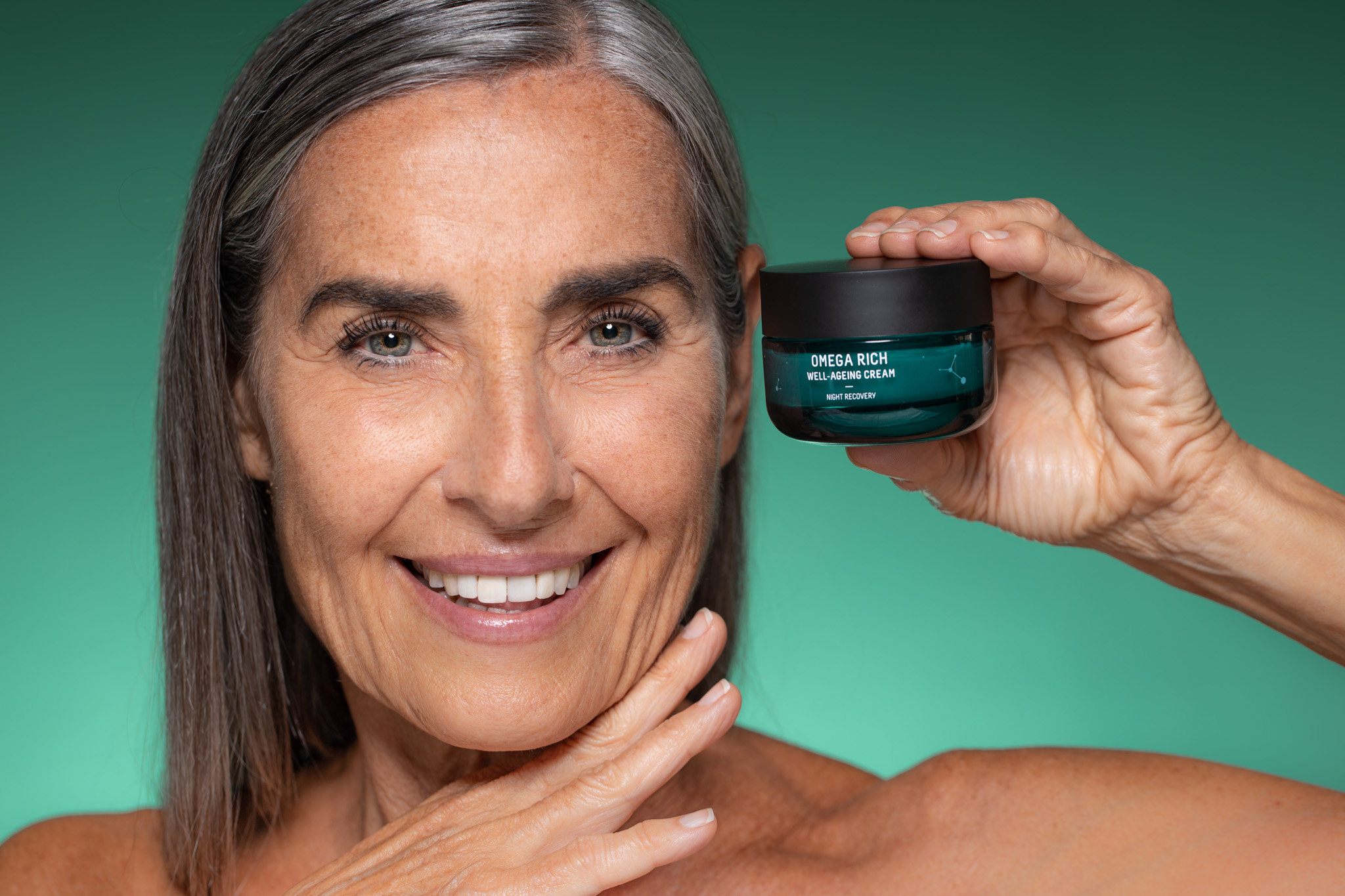 Campaña fotográfica Omega por Polarizador Estudio, detalle 1