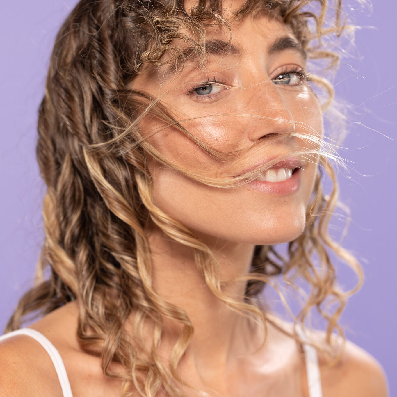 Campaña fotográfica Línea Capilar por Polarizador Estudio, detalle 15