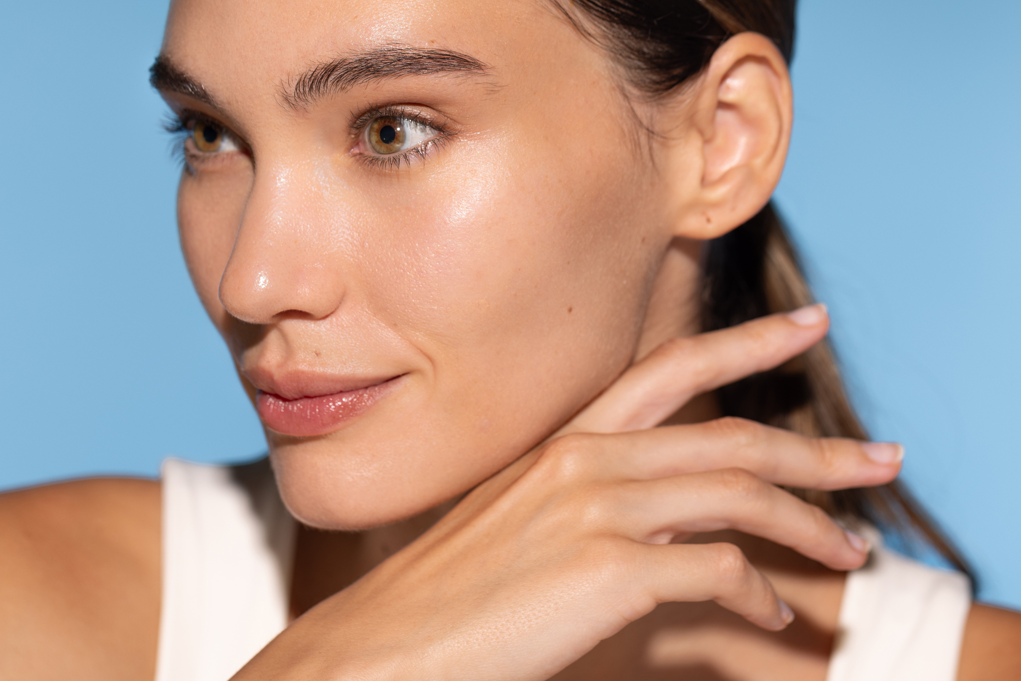 Campaña fotográfica Crema Hidratante Freshly Cosmetics por Polarizador Estudio